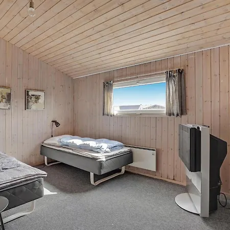 Casa de Férias Lovely In Hvide Sande With Sauna Havrvig