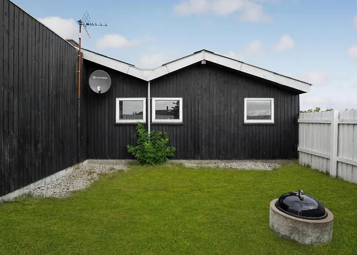Baunebjergvej Sande V H Holiday home
